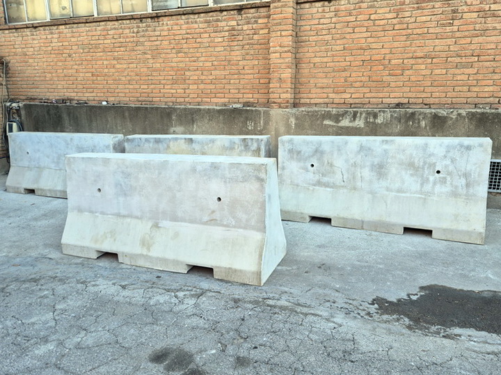 barrera ficticia ligera new jersey trafico 90.5x202x60.6-22.5 4u